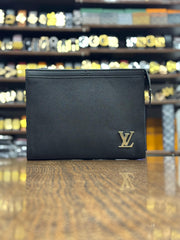 Lv Premium-quality pouch with box
