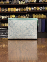 Lv Premium-quality pouch with box