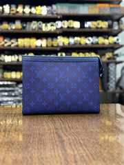 Lv Premium-quality pouch with box